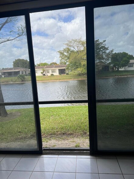 9439 N Belfort Cir Unit 107, Tamarac, FL 33321