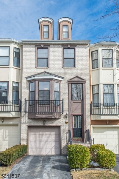 431 Hartford Dr, Nutley, NJ 07110