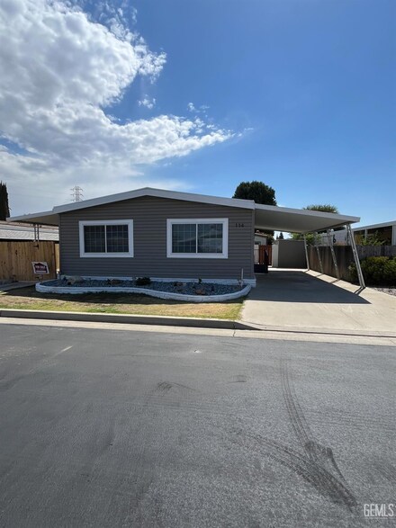 400 E Roberts Ln Unit 114, Bakersfield, CA 93308