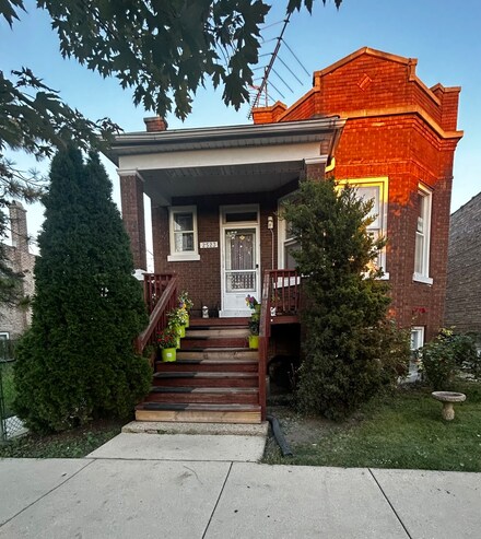2523 S 58th Ave, Cicero, IL 60804
