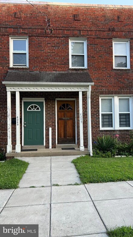 4243 Eads St NE, Washington, DC 20019
