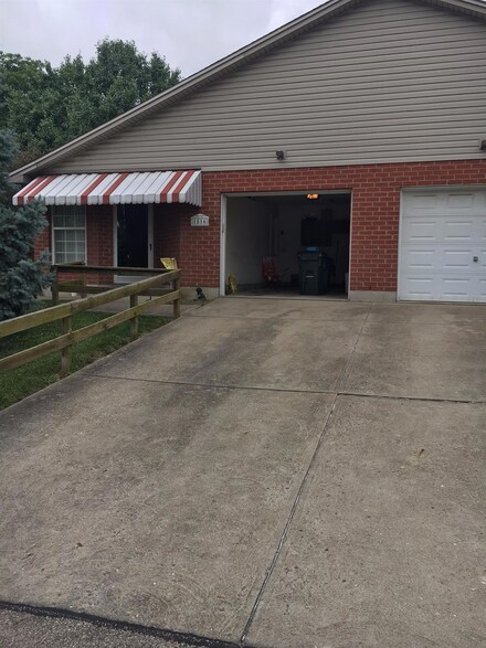 1816 Court Edmun, Middletown, OH 45044
