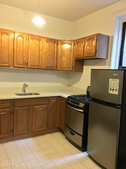 248 E 90th St Unit 3C, New York, NY 10128