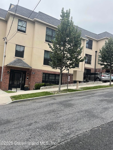 11 Highland Ave, Staten Island, NY 10301