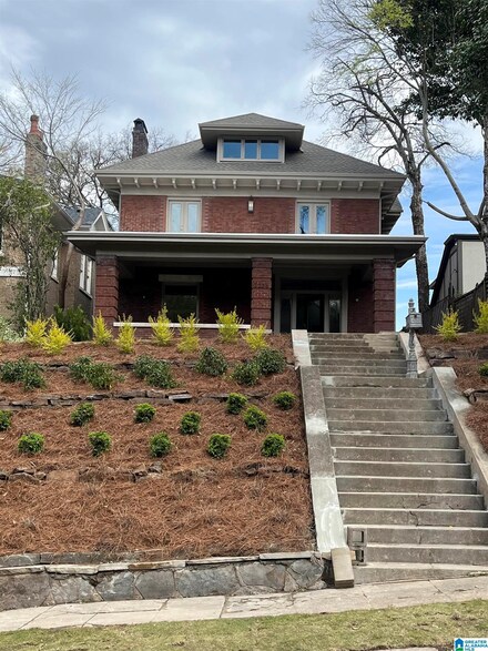 3206 Cliff Rd S, Birmingham, AL 35205