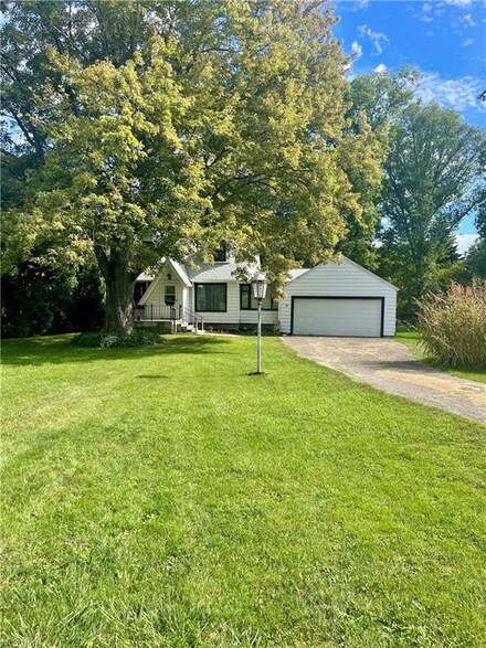 307 Hazelwood Ave, Norton, OH 44203