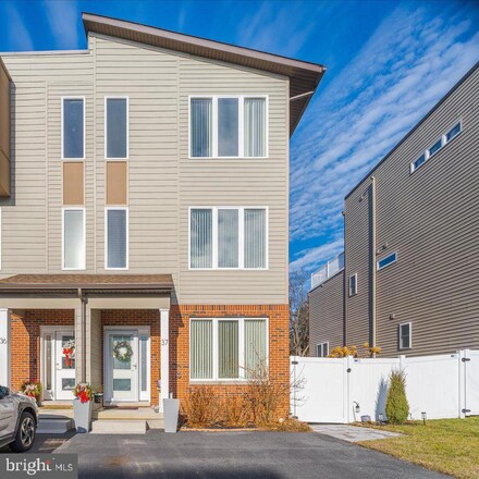 7354 Ridge Ave Unit 37, Philadelphia, PA 19128