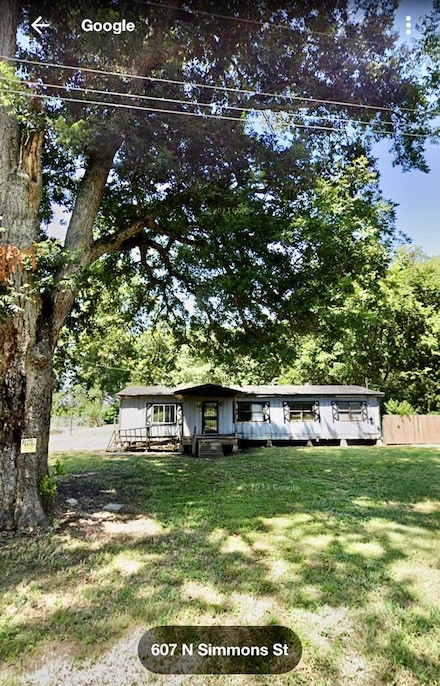 607 N Simmons St, Hollandale, MS 38748