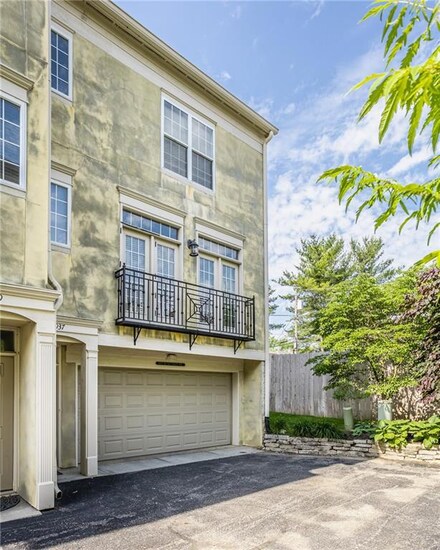 937 Junction Place, Indianapolis, IN 46220