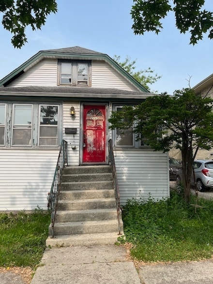 2130 N 74th Ct, Elmwood Park, IL 60707