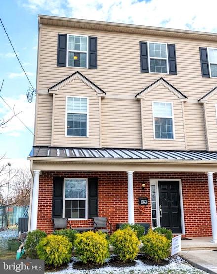 821 N Towamencin Ave, Lansdale, PA 19446