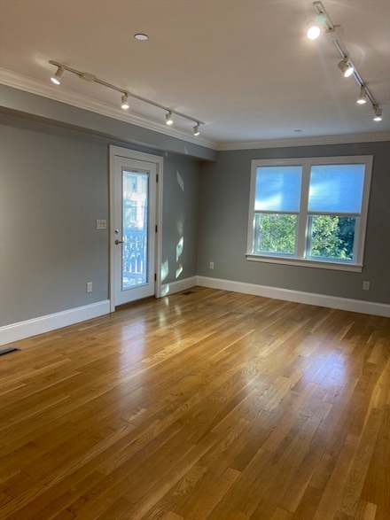 5/7 Plymouth St Unit 2, Cambridge, MA 02141