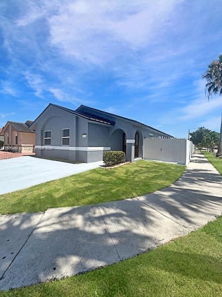 2896 W 73rd St, Hialeah, FL 33018