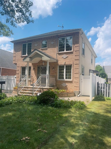 263-15 83rd Ave, Glen Oaks, NY 11004