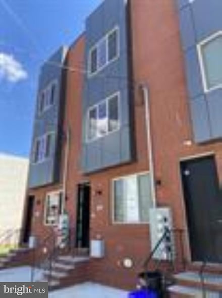 725 N 39th St Unit 3, Philadelphia, PA 19104