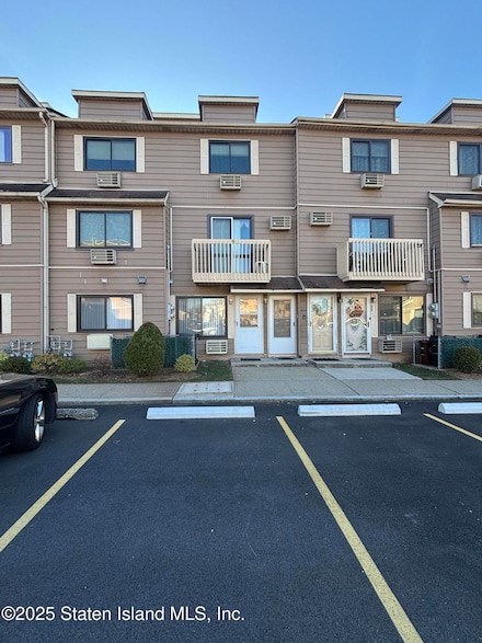 38 Daffodil Ln Unit 69, Staten Island, NY 10314