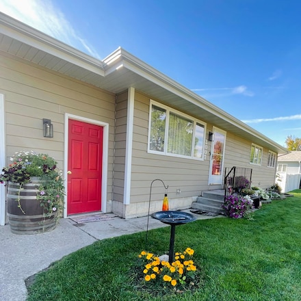 2007 Washington St, Fort Benton, MT 59442