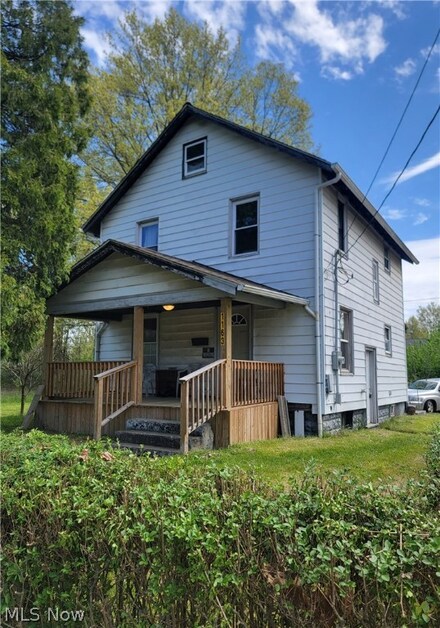 1163 Hayes Ave SW, Warren, OH 44483