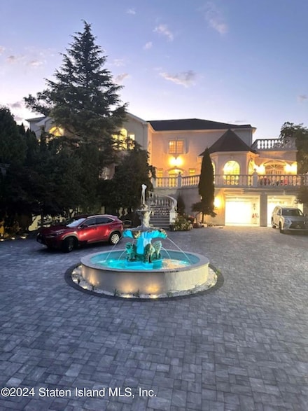 35 Peter Ct, Staten Island, NY 10304