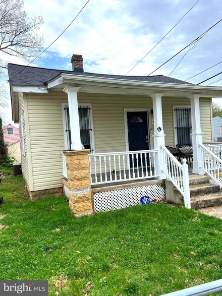 6401 Seat Pleasant Dr, Capitol Heights, MD 20743