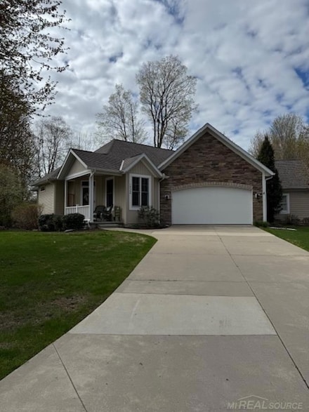 16380 Springvale Ct, Spring Lake, MI 49456