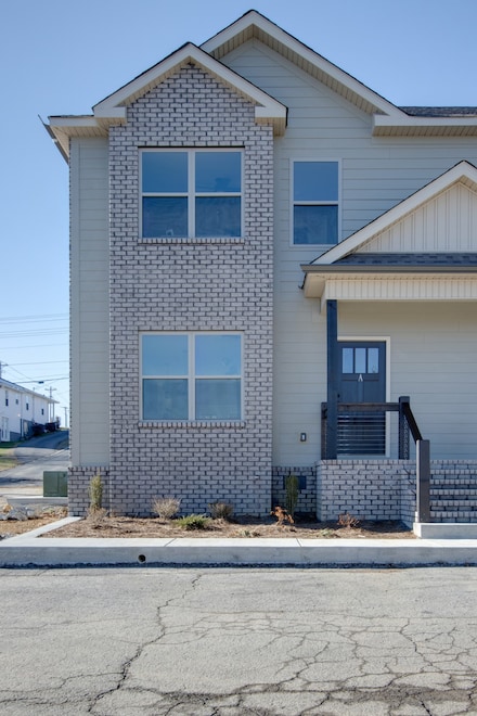 404 S College St Unit A, Smithville, TN 37166