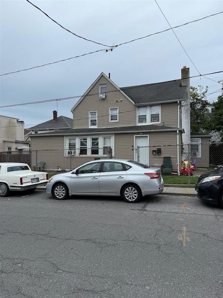 1 Hurley Ct, Far Rockaway, NY 11691