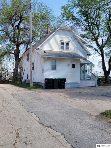3002 Vinton St, Omaha, NE 68105