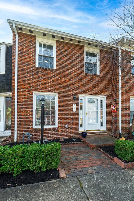 605 Simbury St Unit 5, Columbus, OH 43228
