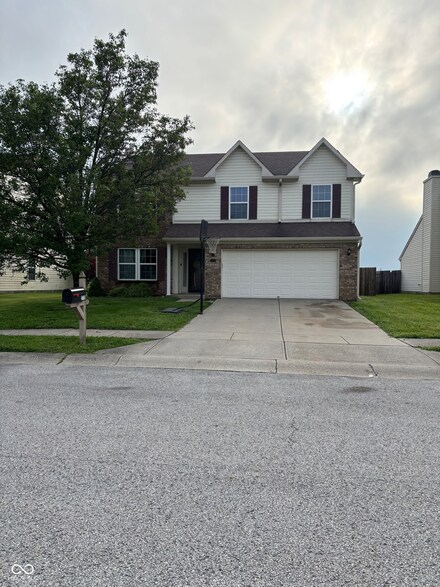 2730 Foxbriar Place, Indianapolis, IN 46203