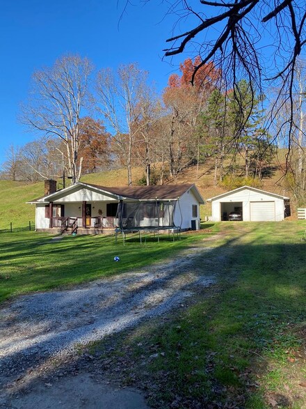 166 Moore Rd, Flatgap, KY 41219