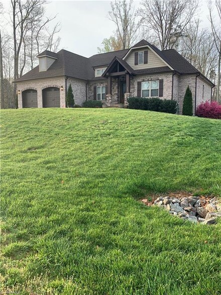 6608 Aspen Forest Ln, Walkertown, NC 27051