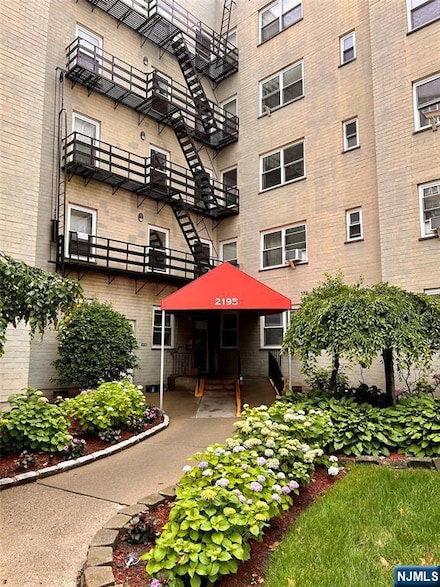 2195 N Central Rd Unit 4H, Fort Lee, NJ 07024
