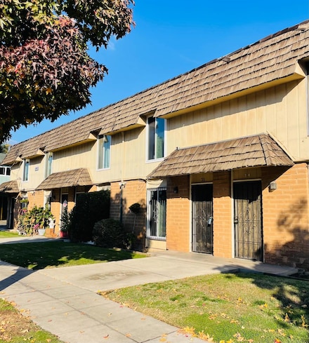 4136 N Thesta St Unit 35, Fresno, CA 93726