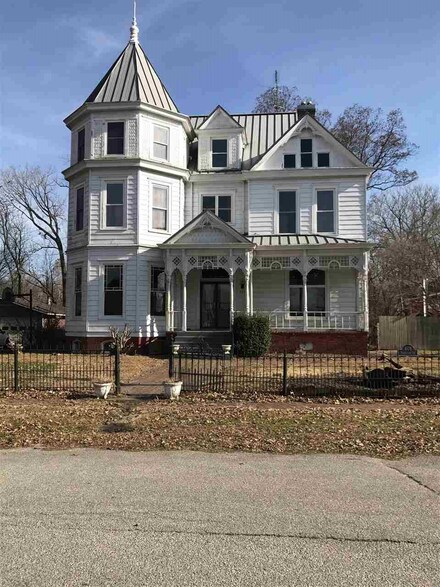 401 Forsythe St, Grandview, IN 47615