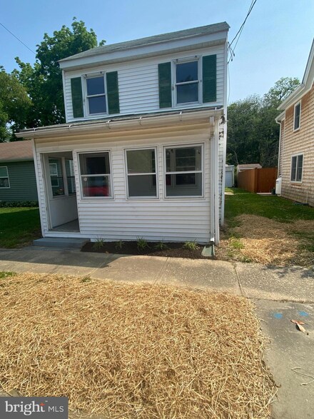 214 Calvert St, Chestertown, MD 21620