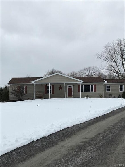 9970 Fargo Rd, Corfu, NY 14036