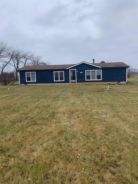 8273 W 1300 S, Wanatah, IN 46390