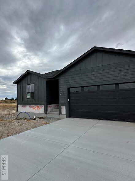 6395 Ender Ln, Idaho Falls, ID 83401