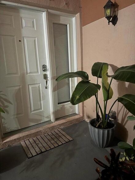 20818 San Simeon Way Unit 106, Miami, FL 33179