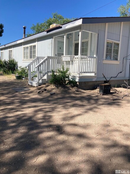 35 S Bybee Ln, Yerington, NV 89447