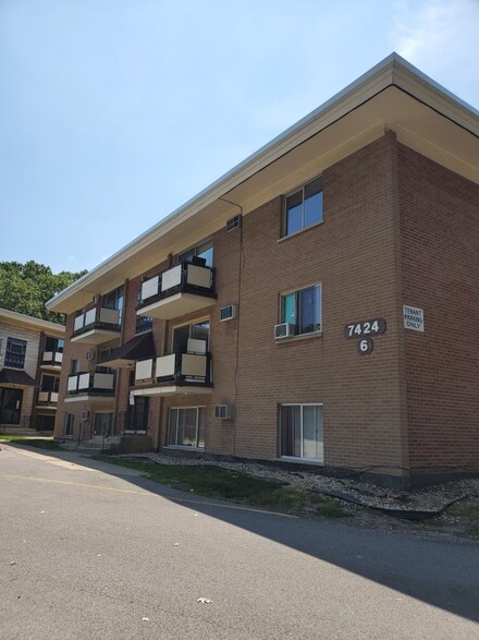 7424 W 111th St Unit 602, Worth, IL 60482