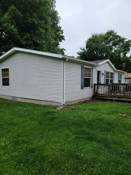 346 E Fancy St, Blanchester, OH 45107