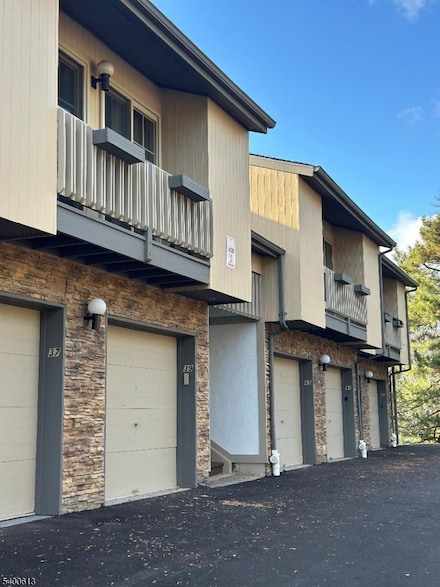 43 Colton Cir, West Orange, NJ 07052