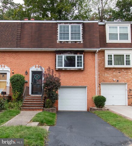 21 Featherbed Ct, Lawrence Township, NJ 08648