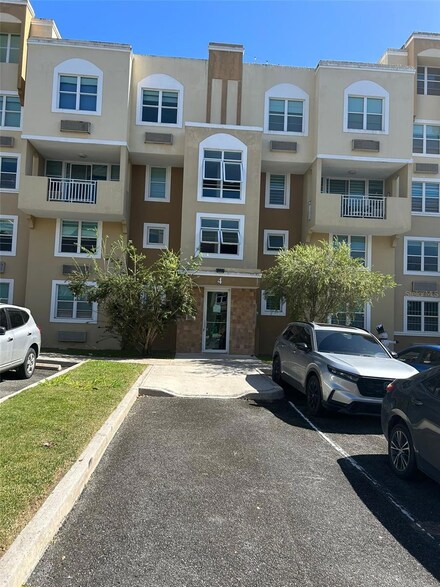 Cond Vistas de Gurab Edificio 4 Apt #433b Unit 433B, Gurabo, PR 00778