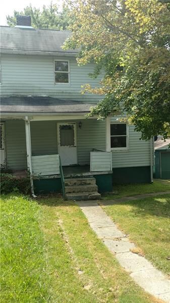 111 1st St, Slickville, PA 15684
