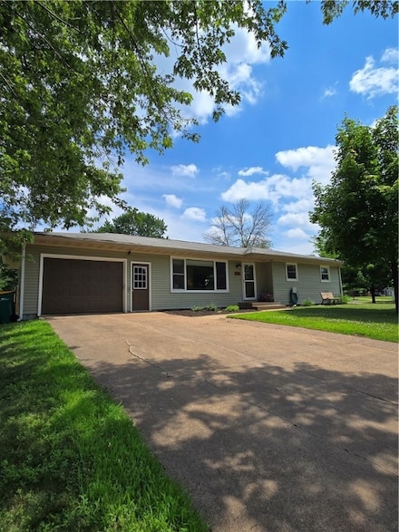 2719 Ellis St, Eau Claire, WI 54701
