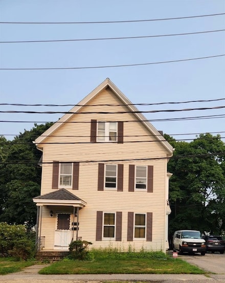 4 Clifford St Unit 1, Middleboro, MA 02346