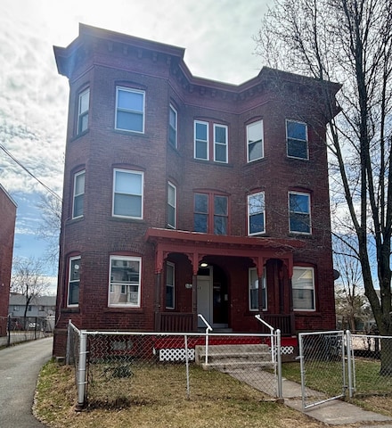 49 Benton St, Hartford, CT 06114